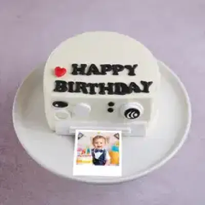 Picture Perfect Birthday Camera Cakes