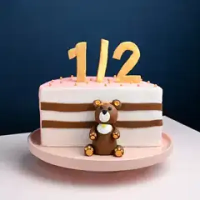 Cute Bear Half cake